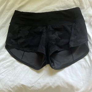 Lululemon camo speed up shorts 2.5”